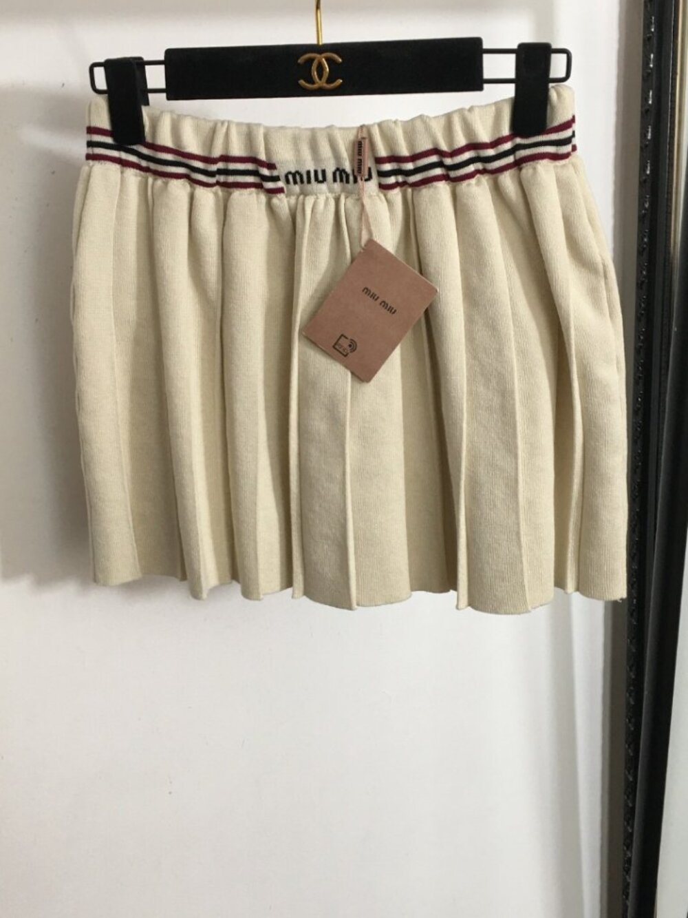 Miu Miu - Apricot - Skirt - Preppy-style pleated red stripes - Picture 1 of 6